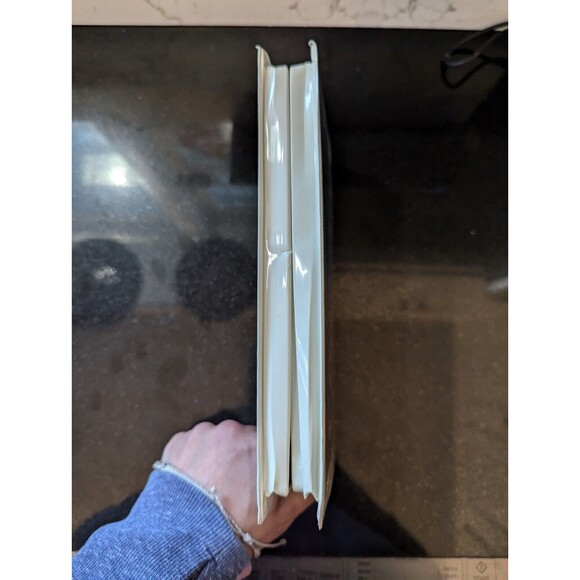 WALT DISNEY POCAHONTAS 2  II JOURNEY TO A NEW WORLD VHS MOVIE CLAMSHELL - Picture 4 of 10